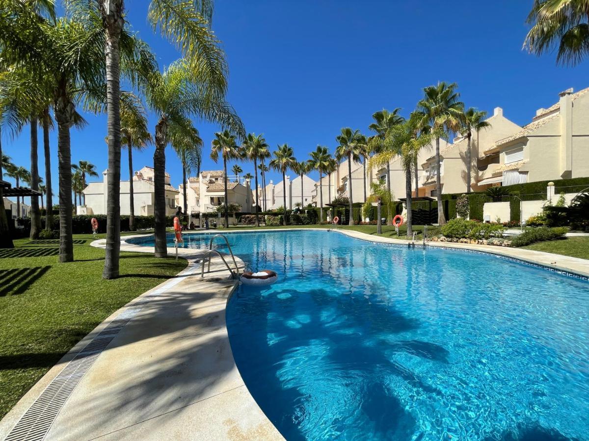 El Arenal Townhouse By The Beach With Swimming Pool - Eaw Homes Marbella Kültér fotó