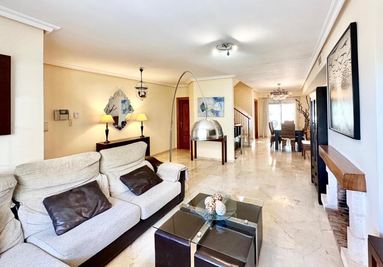 El Arenal Townhouse By The Beach With Swimming Pool - Eaw Homes Marbella Kültér fotó